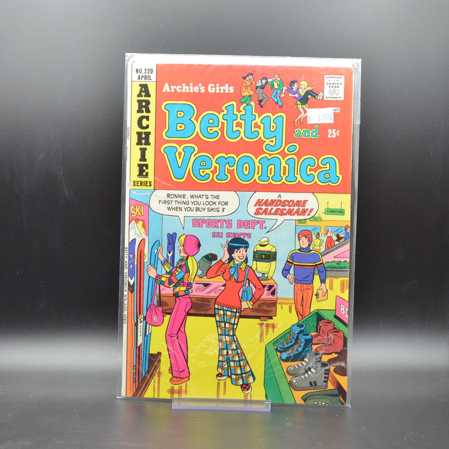 ARCHIE'S GIRLS, BETTY AND VERONICA #220 - 2 Geeks Comics