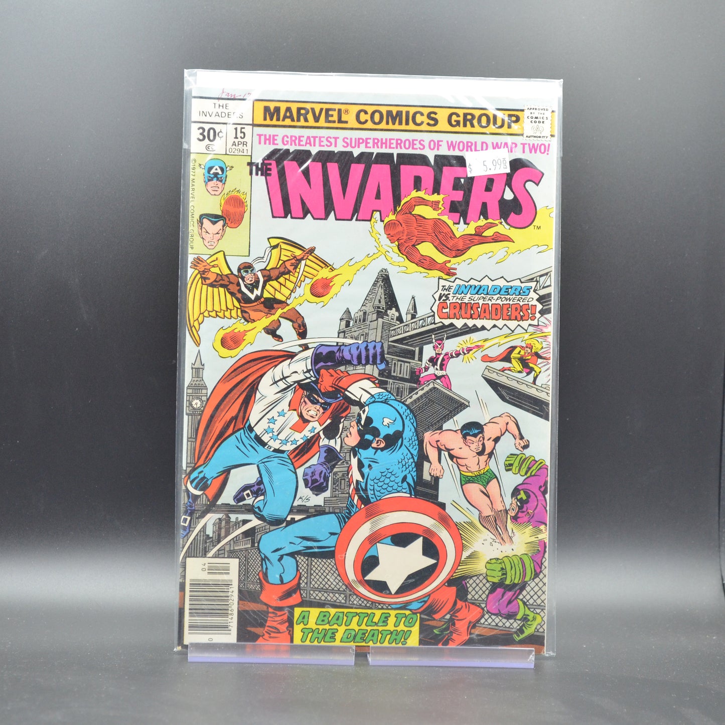INVADERS #15 - 2 Geeks Comics