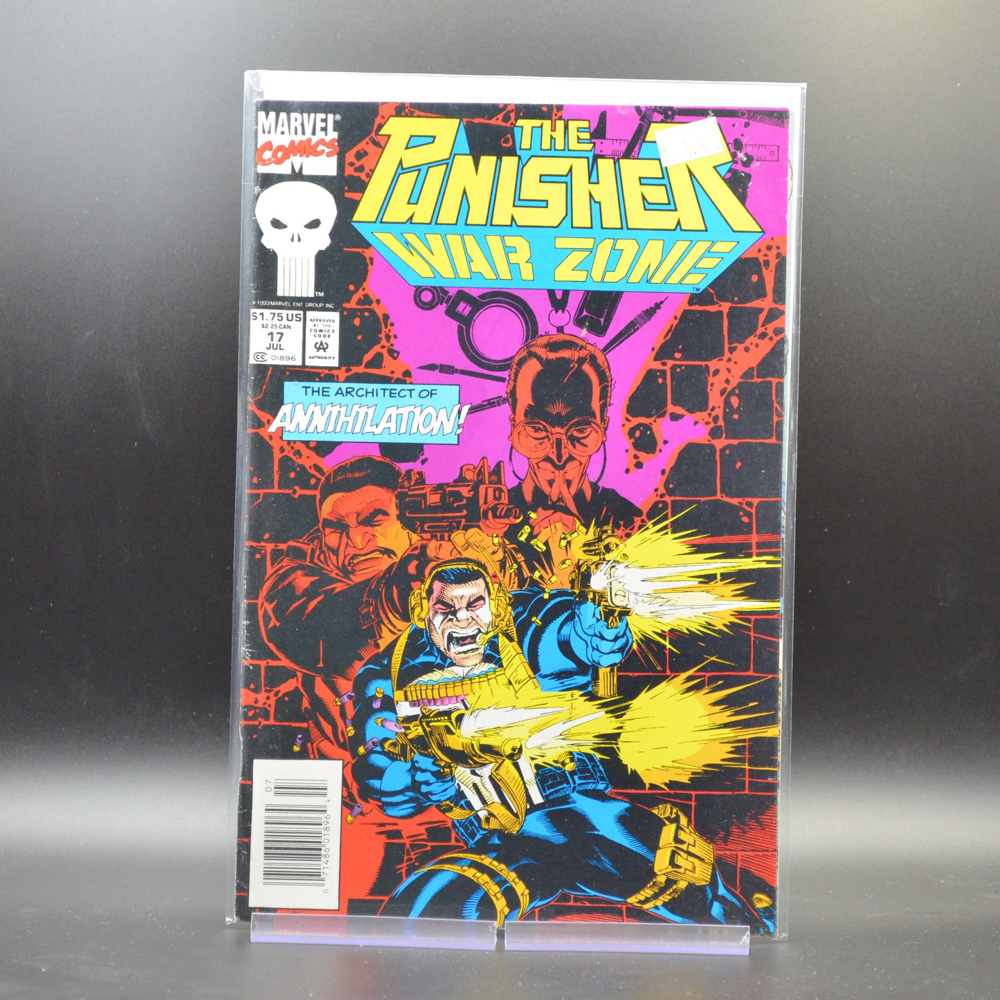 PUNISHER: WAR ZONE #17 - 2 Geeks Comics