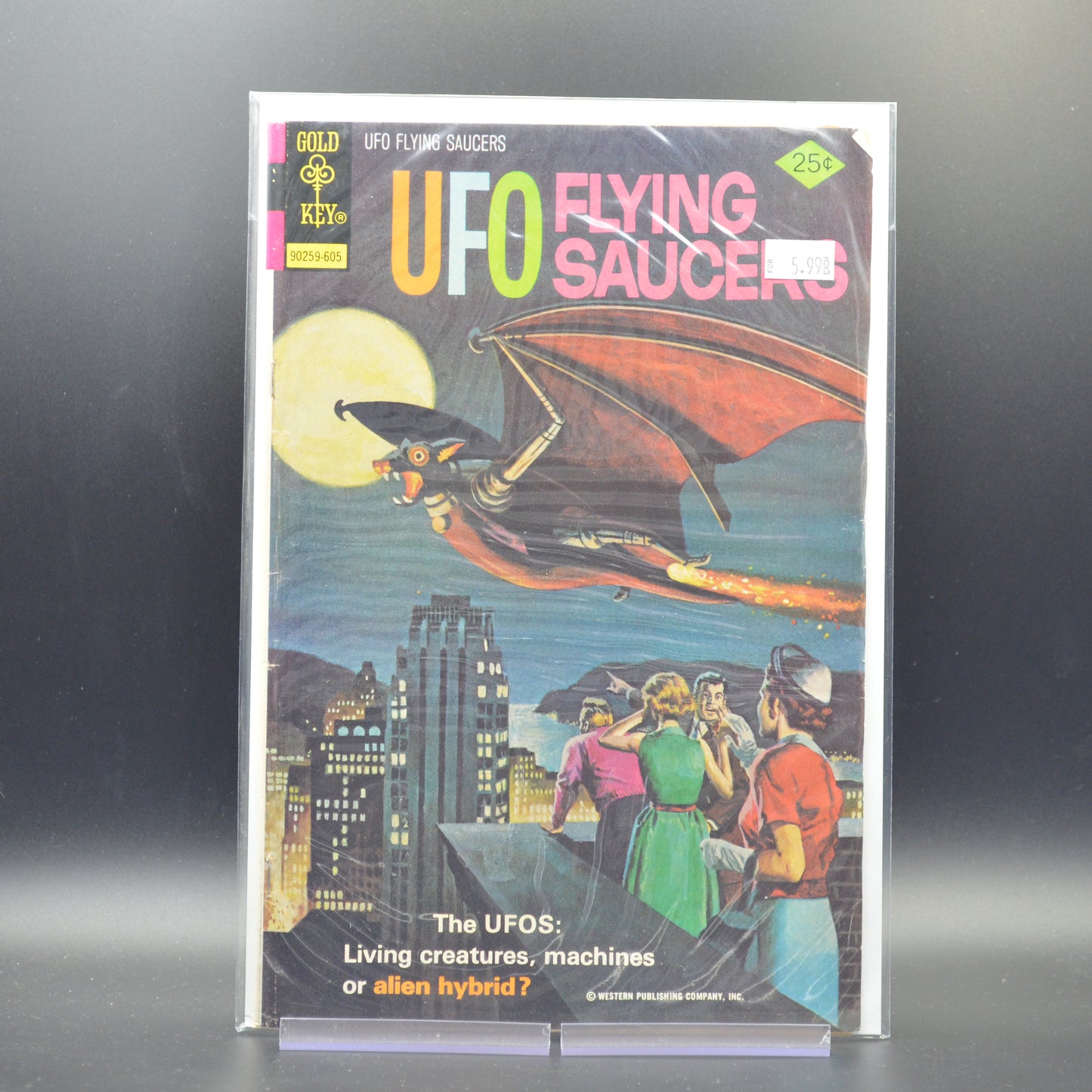 UFO FLYING SAUCERS #10 - 2 Geeks Comics