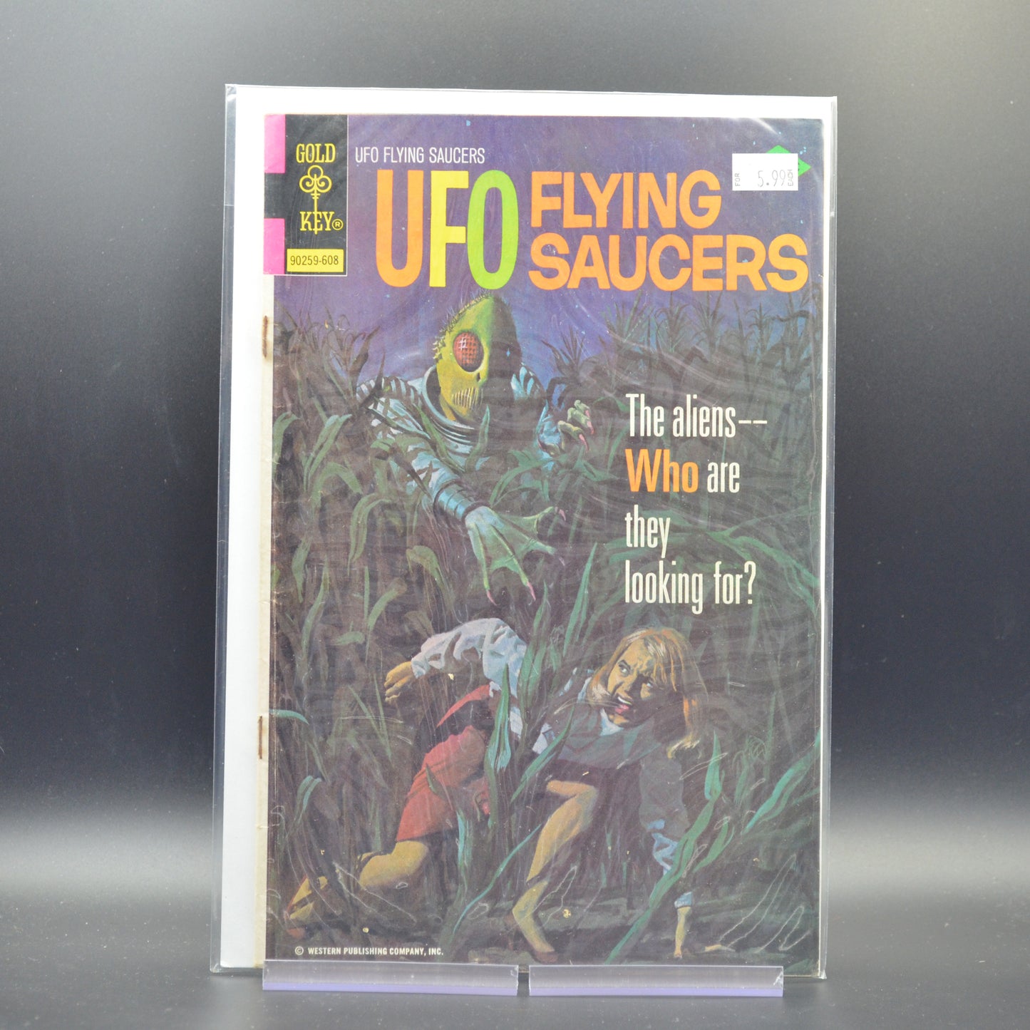 UFO FLYING SAUCERS #11 - 2 Geeks Comics