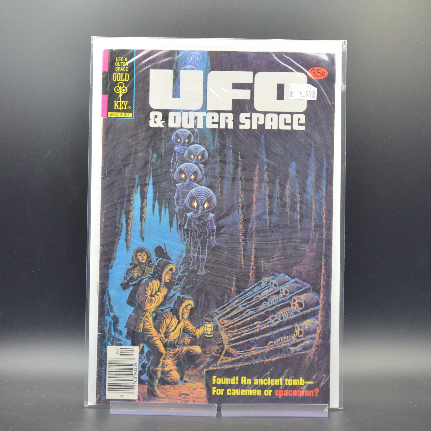 UFO & OUTER SPACE #19 - 2 Geeks Comics