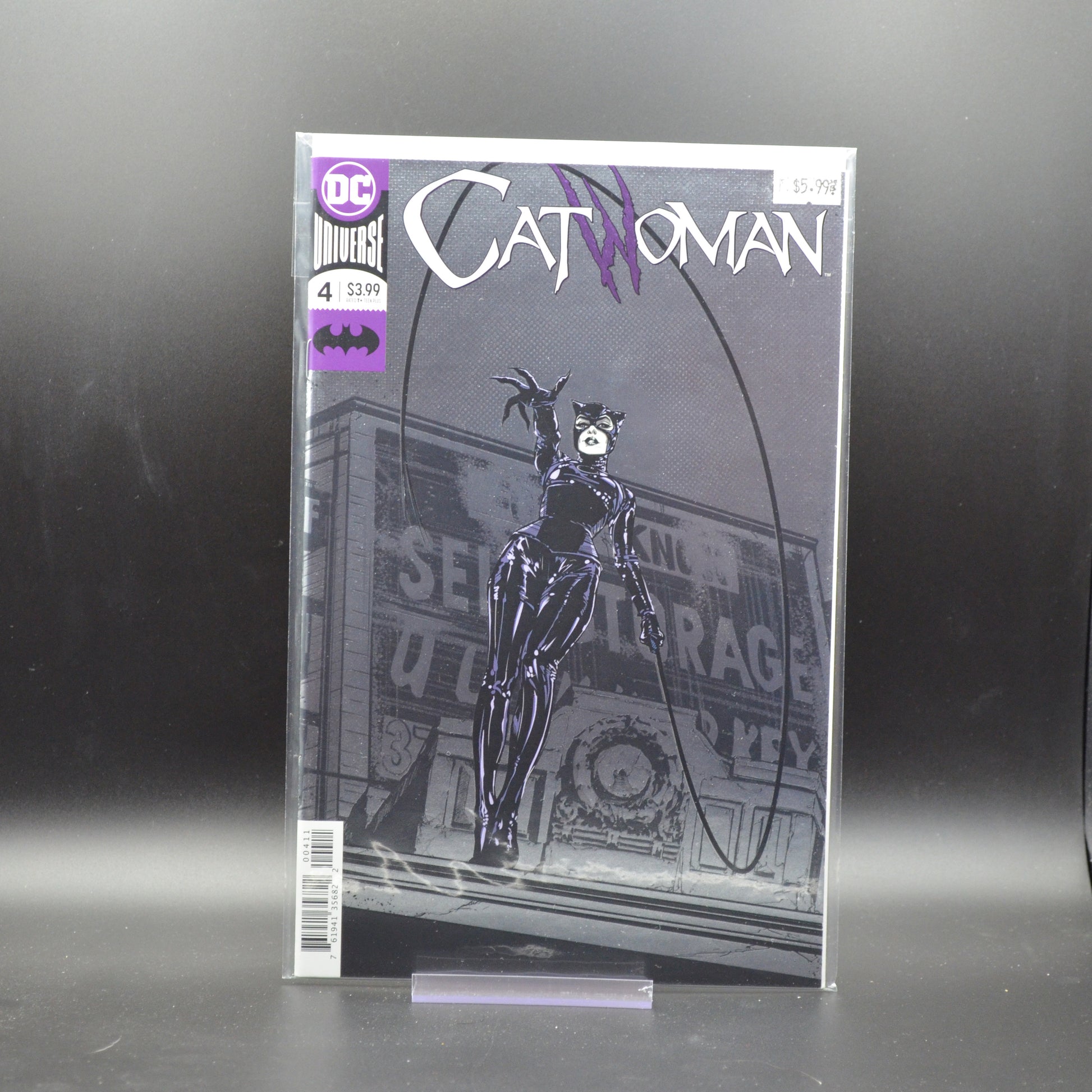 CATWOMAN #4 - 2 Geeks Comics