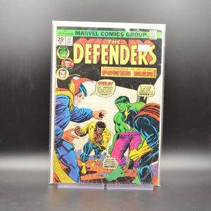 DEFENDERS #17 - 2 Geeks Comics