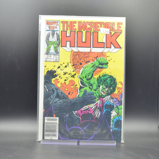 INCREDIBLE HULK #329 - 2 Geeks Comics