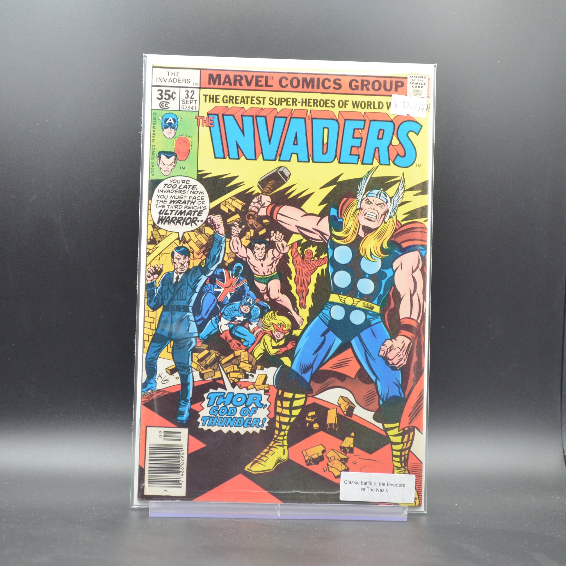 INVADERS #32 - 2 Geeks Comics