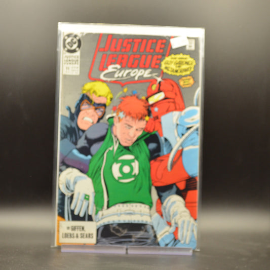 JUSTICE LEAGUE EUROPE #11 - 2 Geeks Comics