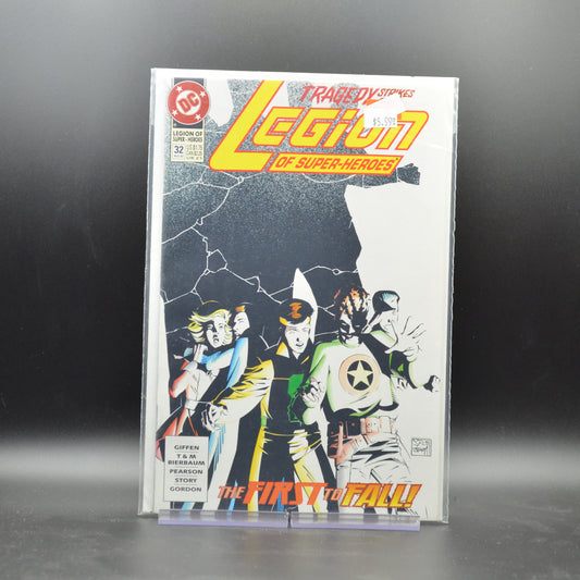 LEGION OF SUPER-HEROES #32 - 2 Geeks Comics