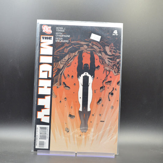 MIGHTY #4 - 2 Geeks Comics