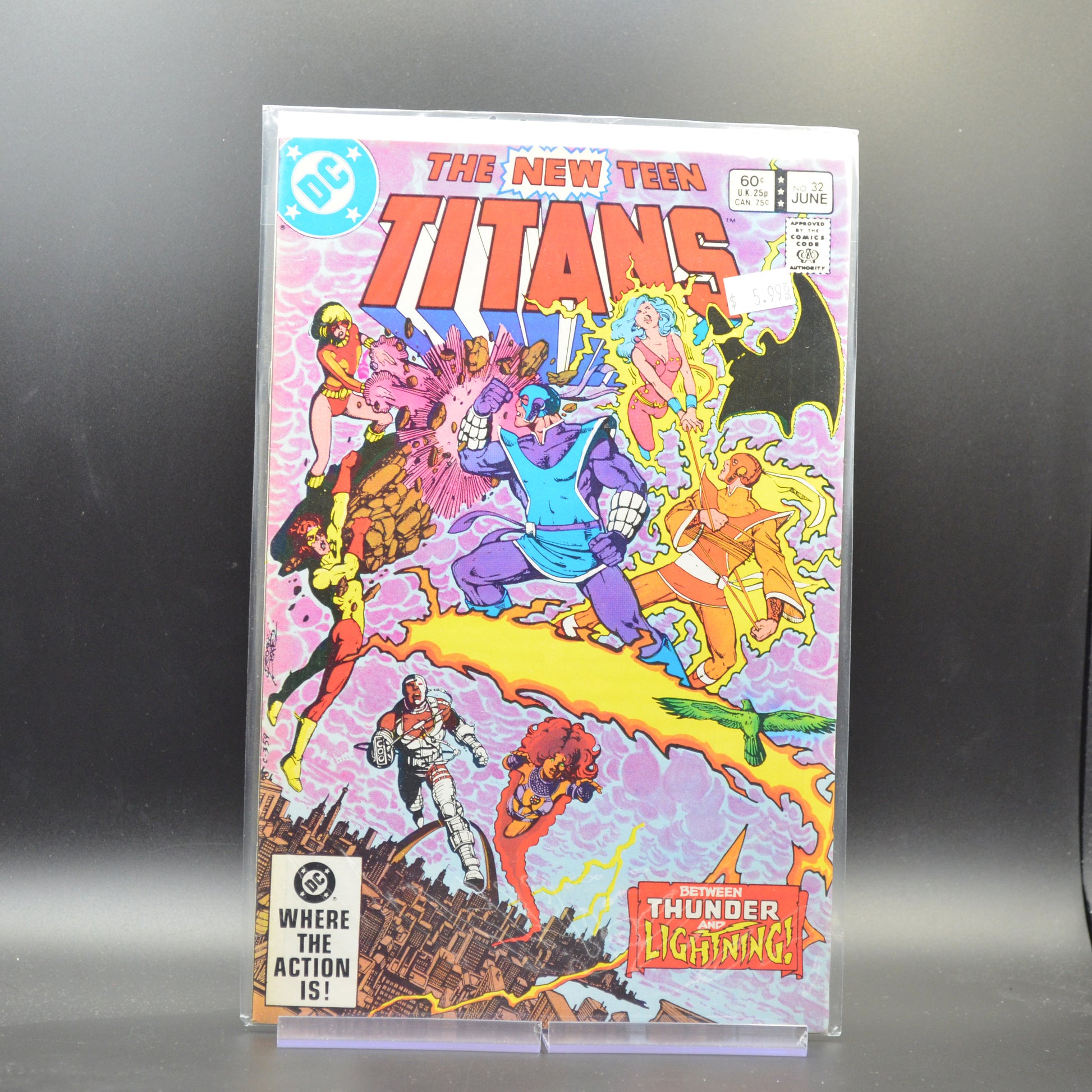 NEW TEEN TITANS #32 - 2 Geeks Comics
