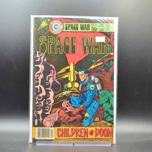 SPACE WAR #32 - 2 Geeks Comics