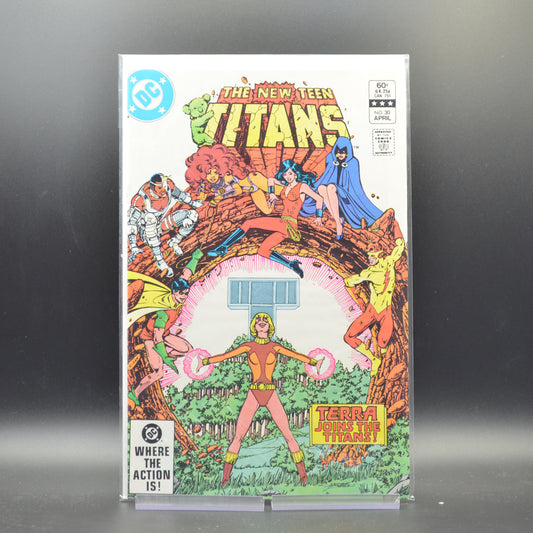 NEW TEEN TITANS #30 - 2 Geeks Comics