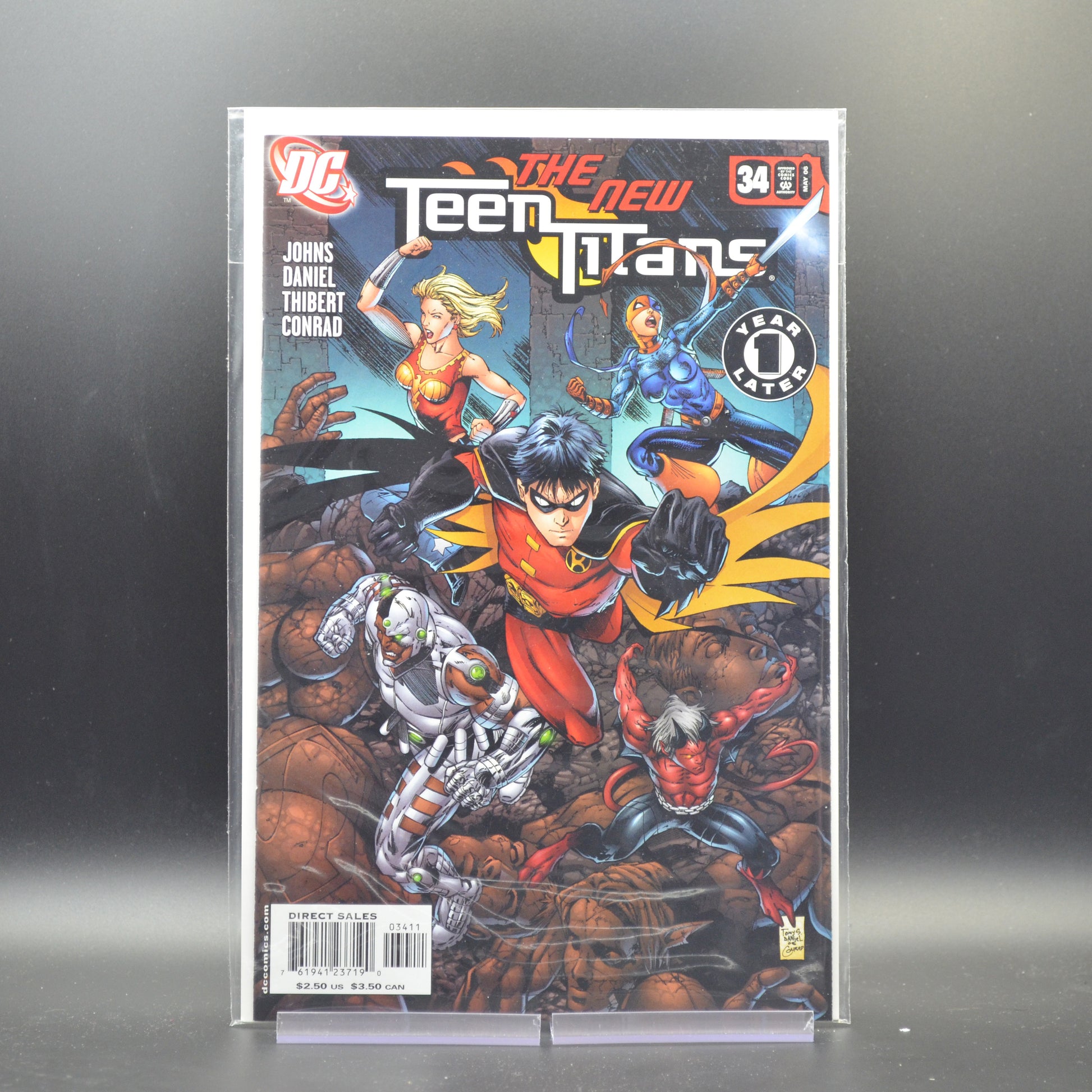 TEEN TITANS #34 - 2 Geeks Comics