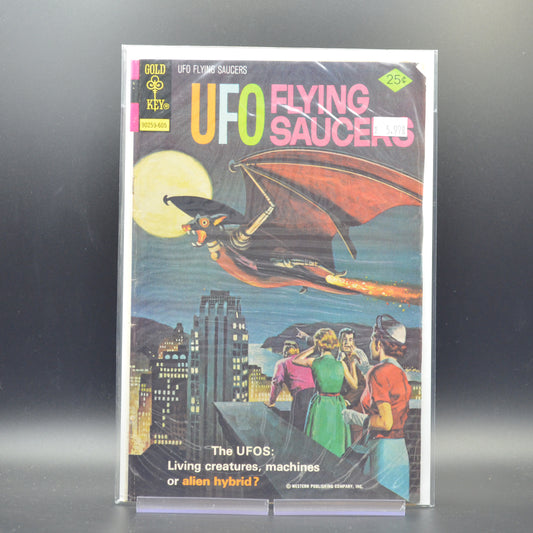 UFO FLYING SAUCERS #10 - 2 Geeks Comics