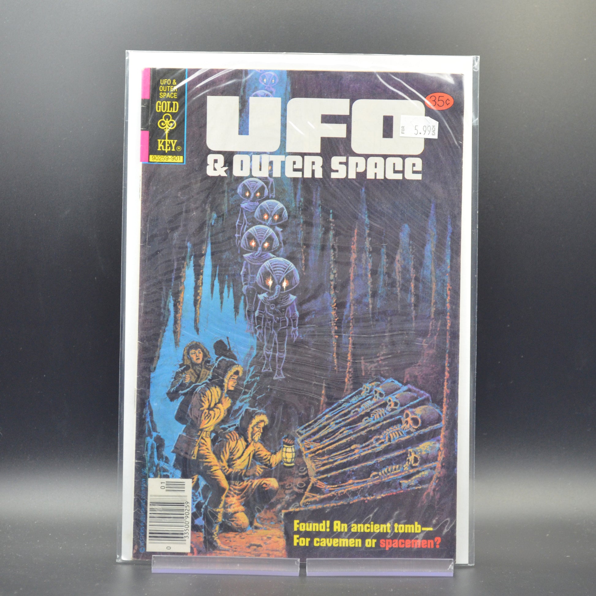 UFO & OUTER SPACE #19 - 2 Geeks Comics